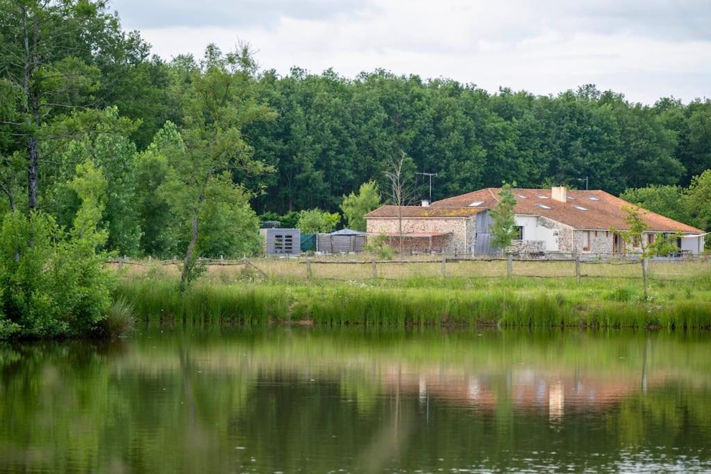 L'evasion En Pierre Piscine Et Etang Prive Ferienhaus *